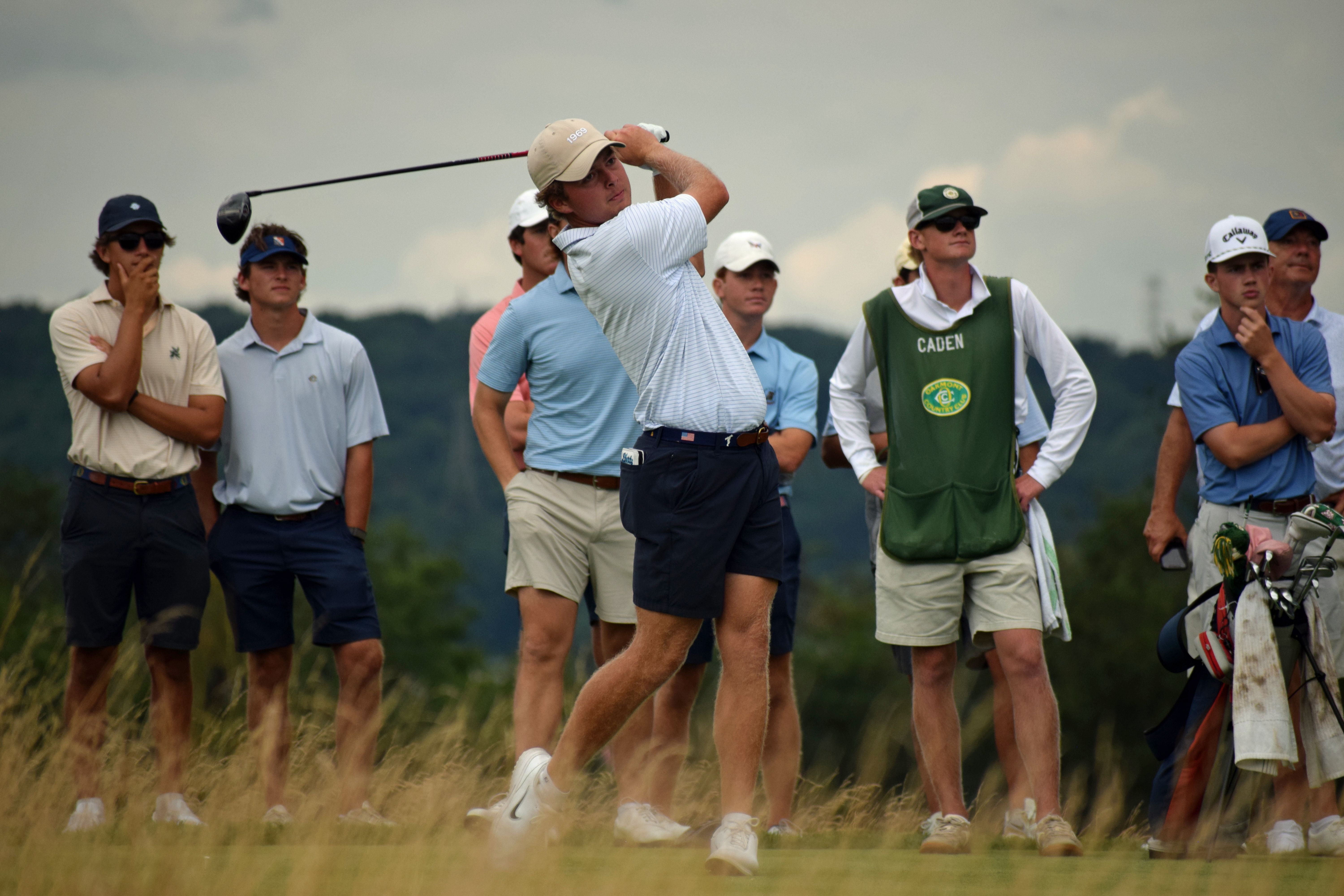 Josh Ryan plays his tee shot on the 18th hole at Oakmont Country Club in the final round of the 113th Amateur Championship